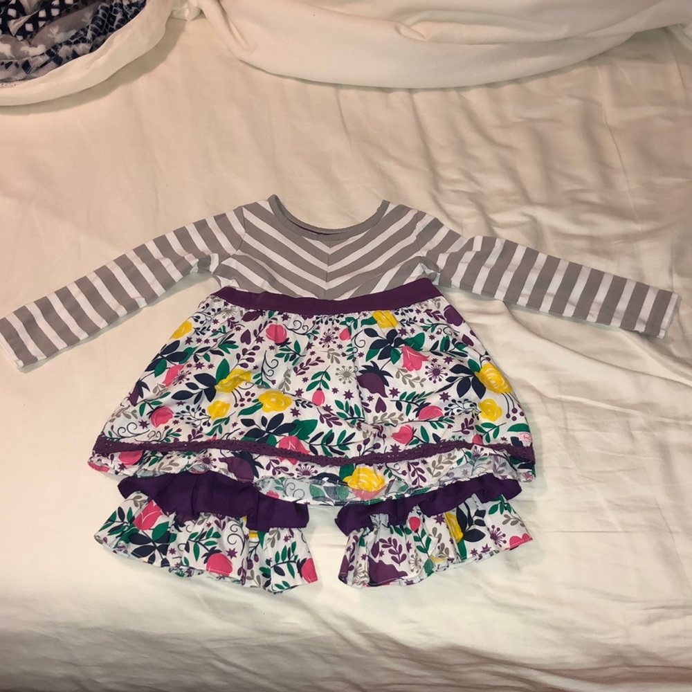 EUC- Ruffle Butts Toddlers 4T long sleeve outfit